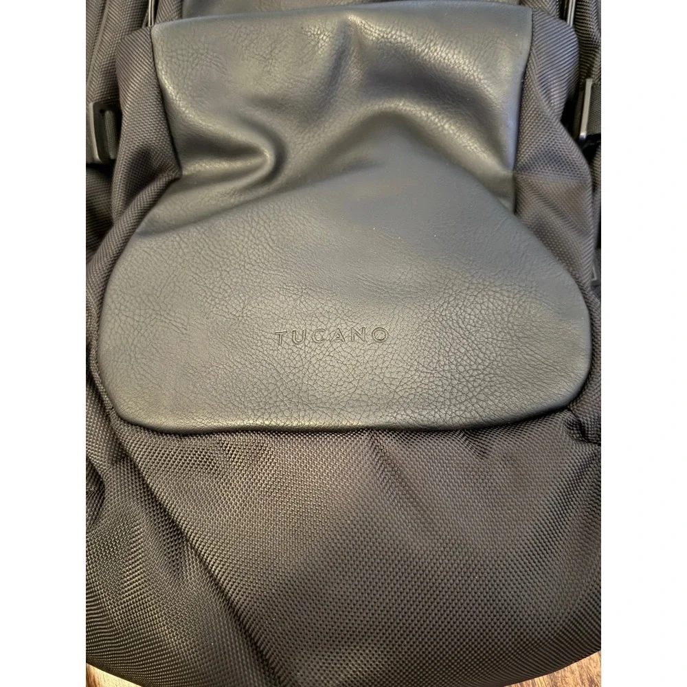 Tucano Bravo Gravity Backpack Black AGS System Laptop 17